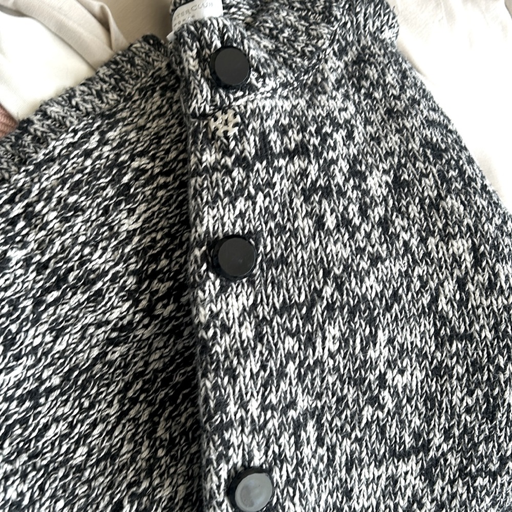 CHARTER CLUB size 1X black and white sweater. I wear a Size M nice & snuggly